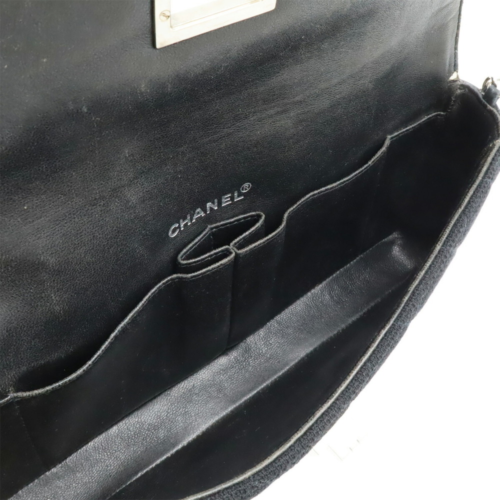 CHANEL Black Leather Shoulder Bag - Picture 8 of 9